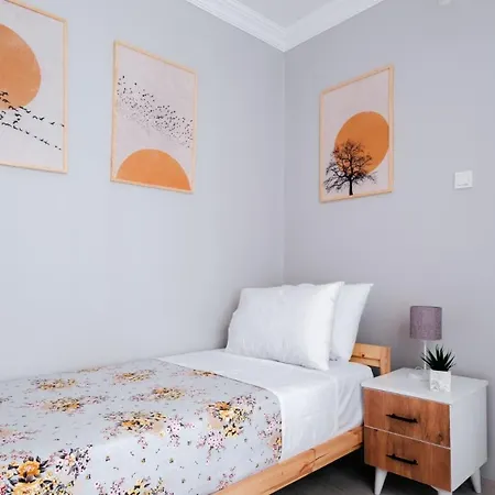 Central Flat With Balcony 2 Min To Trump Towers Appartement